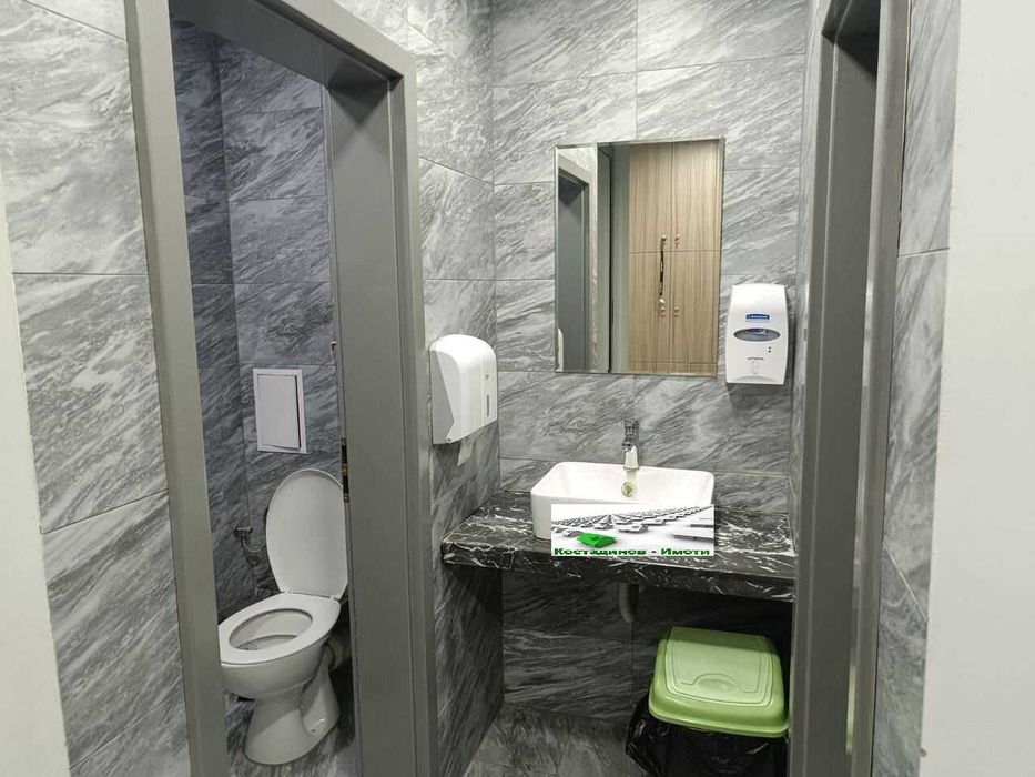 Дава се под наем Офис в Пловдив, Център - 279 кв.м за 1947.69 € - Снимка #13