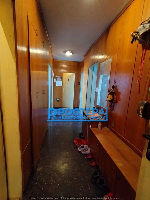 Продава се Четиристаен апартамент в Търговище, Запад 1 - 92 кв.м за 915 €/кв.м - Снимка #12