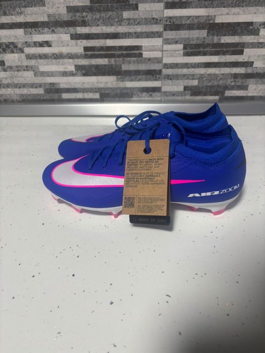 Vând ghete fotbal Nike produs nou