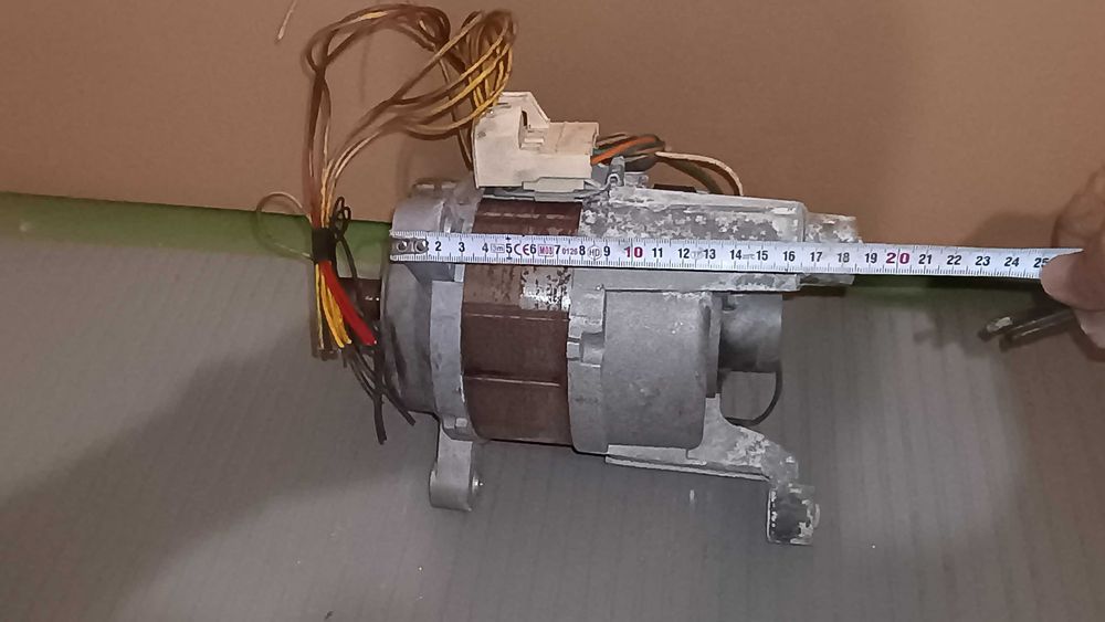 Продавам работещ електромотор от пералня АЕG lavamat care