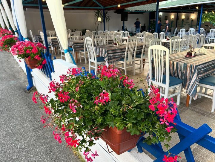 Дава се под наем Заведение в Китен - 500 кв.м за 62.73 € - Снимка #1