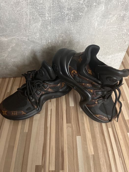 Louis Vuitton adidași