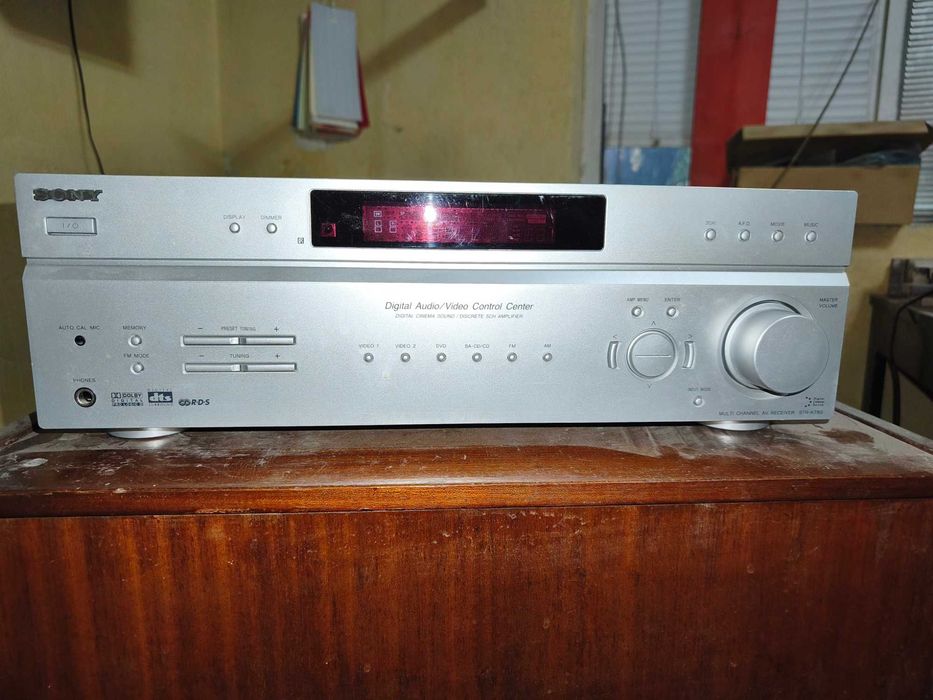 Продавам 5+1 ресивър домашно кино SONY STR k 780