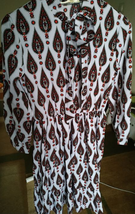 Платье миди с длинными рукавами