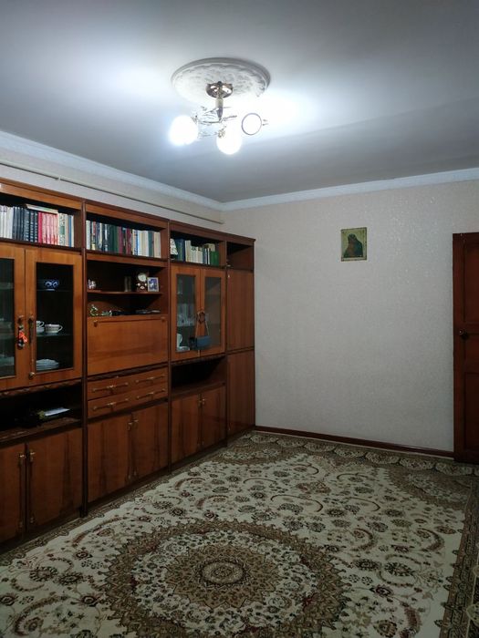 Продается срочно большая 2 х комн. квартира в Нукусе