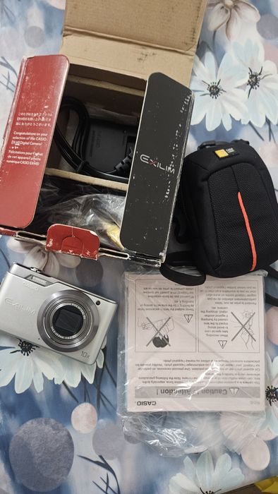 Компактная цифровая камера Casio
