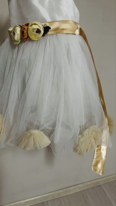 Пышное нарядное платье на девочку