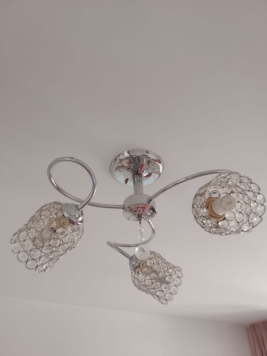 Lustra eleganta din cristal