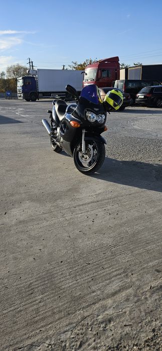 Vând suzuki gsxf 750