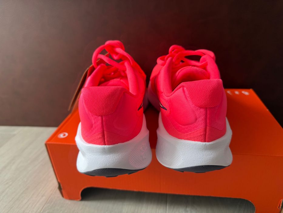 Дамски маратонки Nike