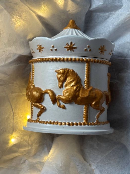 Свеча в кашпо из гипса