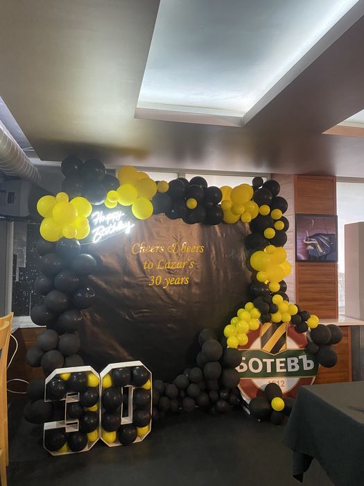 Тематична украса за повод. Арка с балони и други