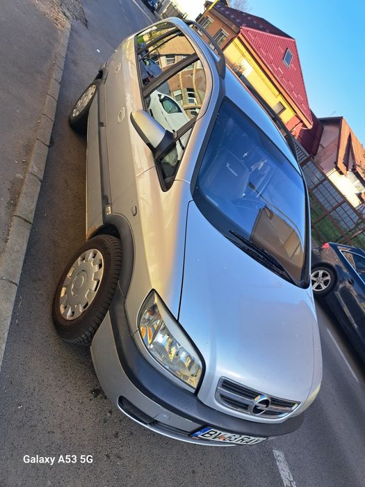 Vând Opel Zafira