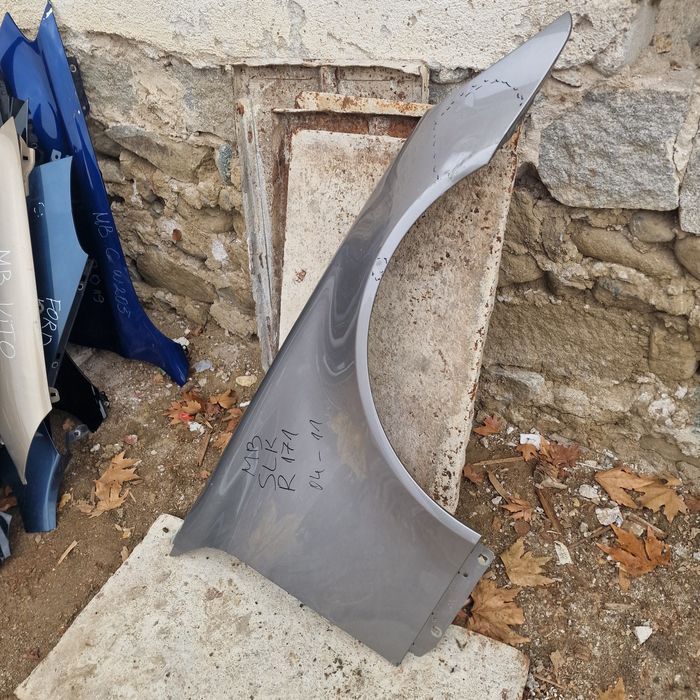 Mercedes Benz SLK R 171  десен калник 04-11