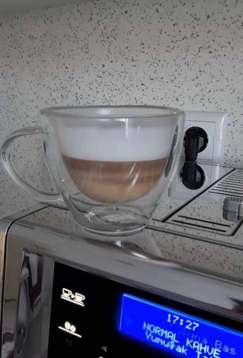 Кафемашина Delonghi PrimaDonna avant ESAM 6700