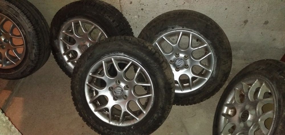 Продавам 5 еднакви лети джанти със гуми