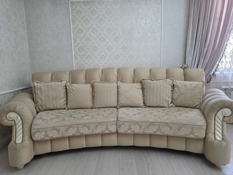 Продам диван почти новый