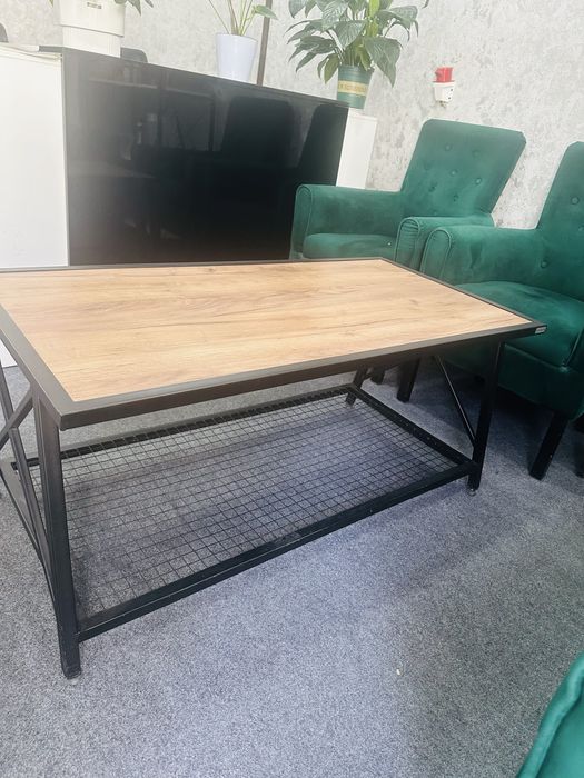 Офис учун мебельлар сотилади.