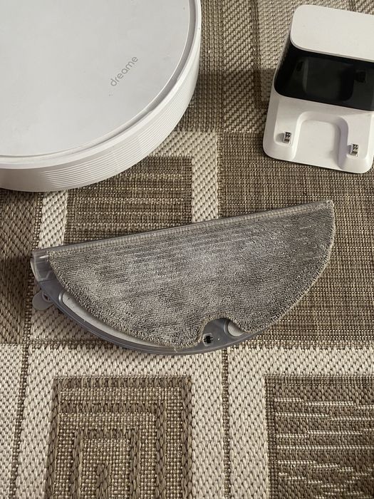 Продам робот пылесос Dreame f9