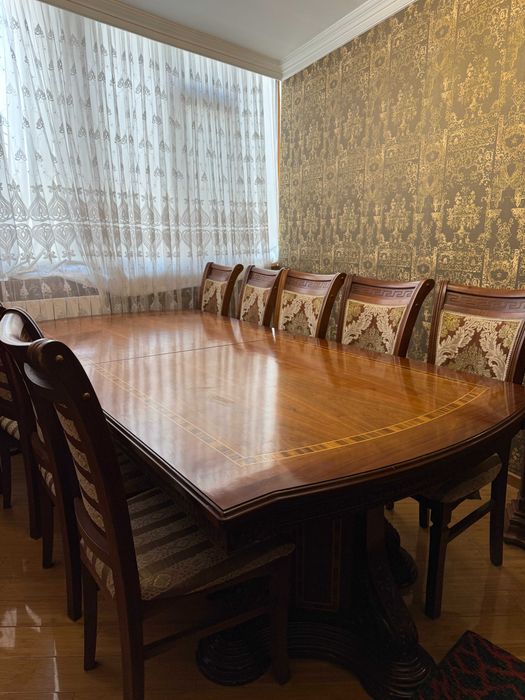 Stol-stul complekt yangiday 10 ta stuli bilan