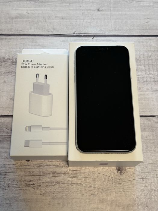 iPhone XR white - 88% santatea bateriei originale, impecabil