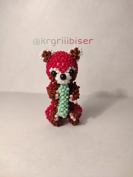 Красная панда из бисера