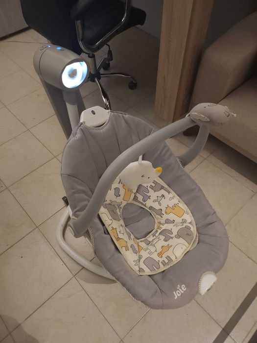 Автоматична люлка Joie