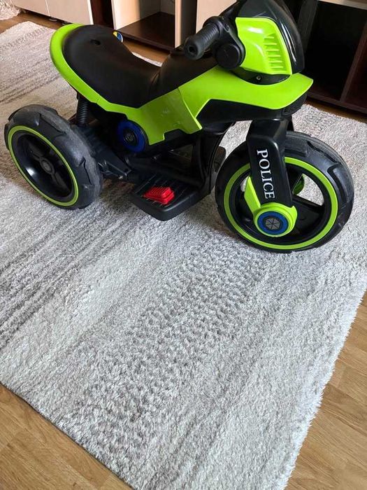 Vând motocicletă electrică pentru copii