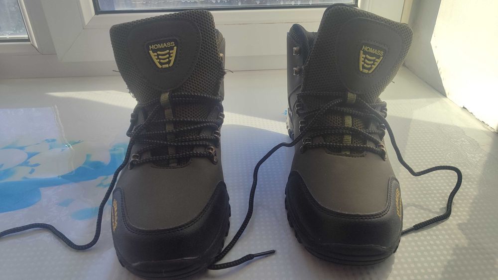 Продам ботинки зеленые