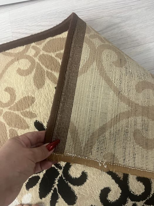 Ковровая дорожка ,не сентетическая,очень плотная