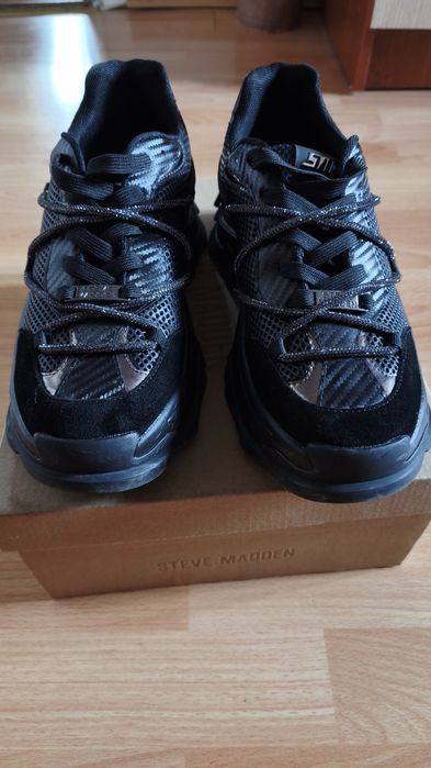 Дамски  маратонки на Steve Madden.