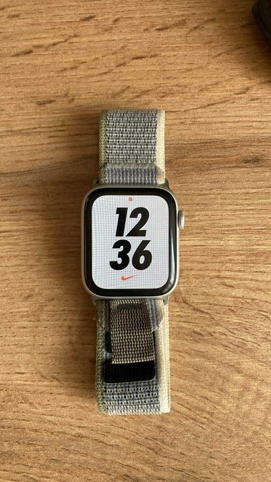 Apple Watch SE 2 (2022) 44mm