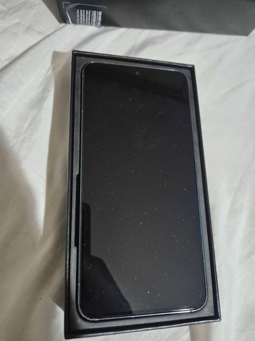 Продавам samsung  galaxy s22