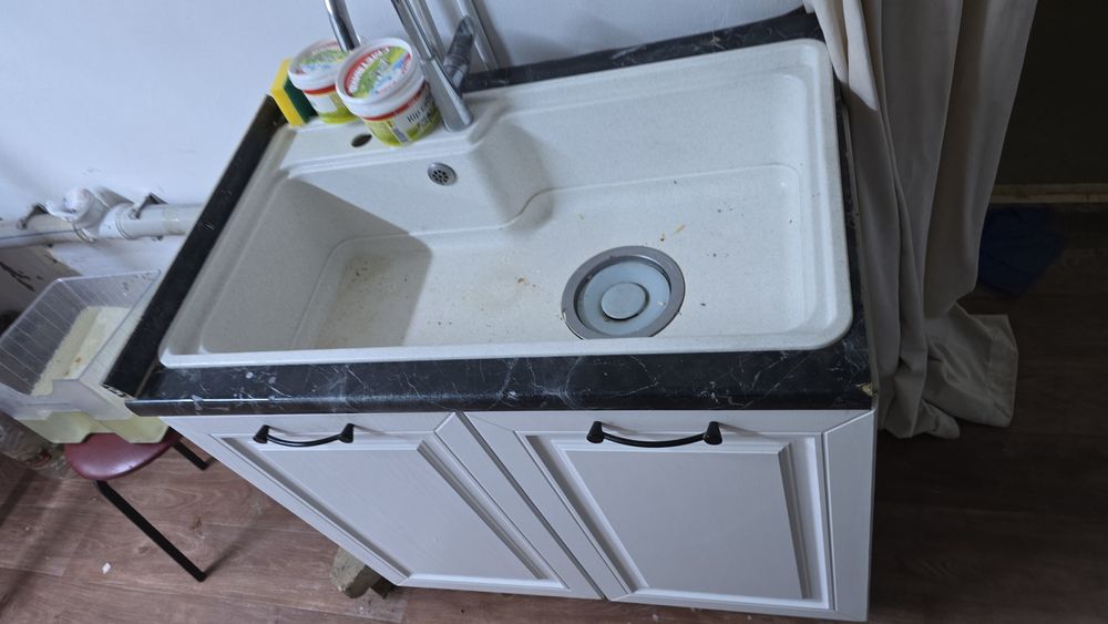 Кухонный горнитур продаю срочно