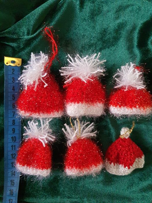 Căciulă crosetata -globuri - decorațiuni de Crăciun