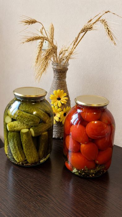 Продам солёные огурцы и помидоры