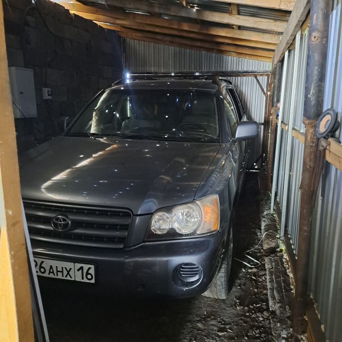 Продам  кроссовер тайота хайландер 2002