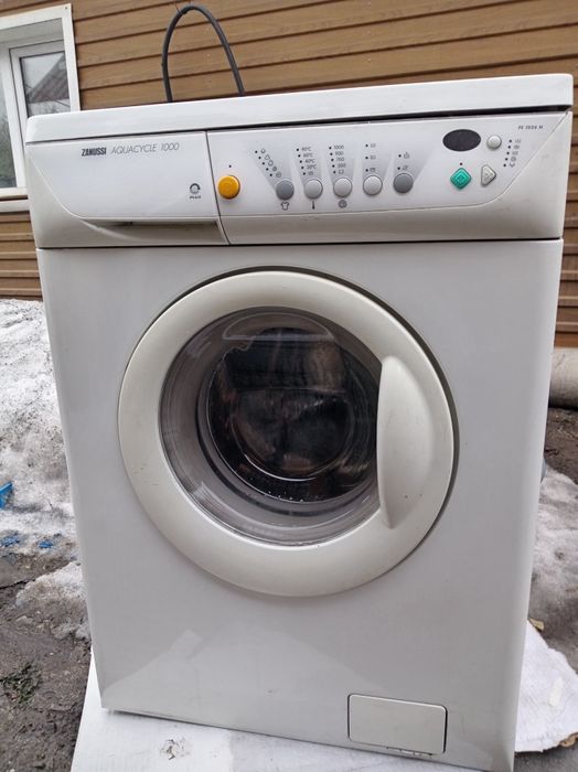 Продам стиральную машину