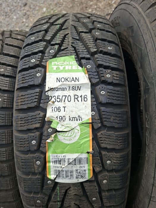Продам шины 235/70/16 нокиа