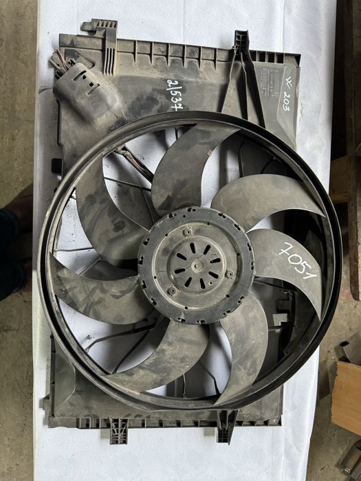 Основной вентилятор Мерседес 203