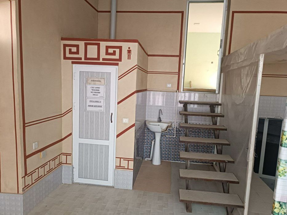 Bino sotiladi Bandixon bozori ichida