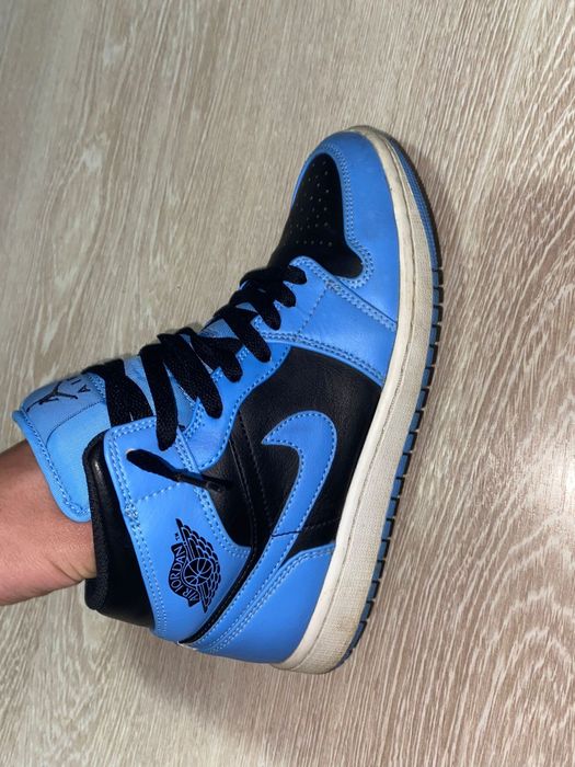 Air jordan 1 marimea 40.5 impecabili cu cutie.