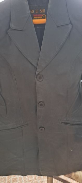 Женский кожаный пиджак