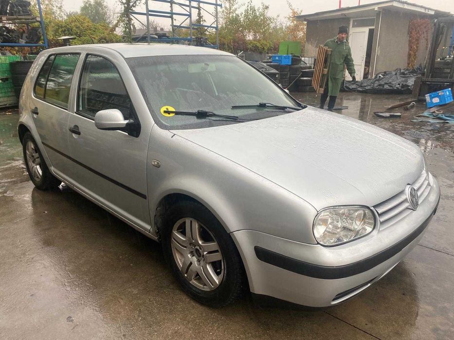dezmembrez vw GOLF 4 1.4i cod motor AXP/usa fata golf 4/bara fata golf