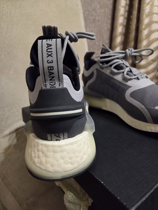 Кроссовки Adidas Ultraboost NMD 3 Goretex. US7 (40)