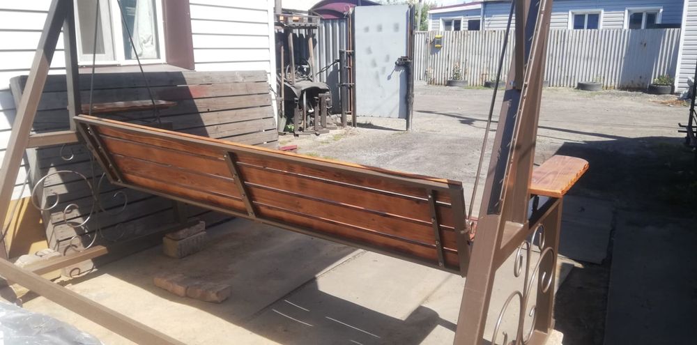 Продам садовую качелю