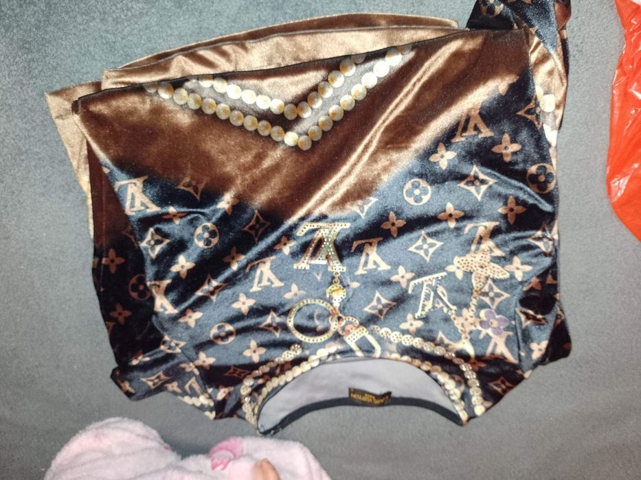 Vând rochie luisbiton și Gucci