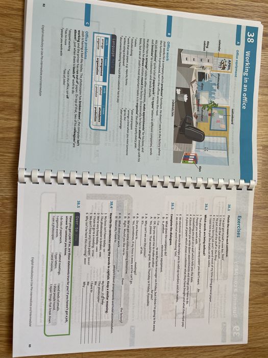 2 carti noi  limba engleza