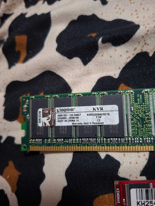 Vând memori RAM calculator