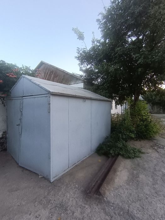 Гараж советский, металл прочный!Высота 1.90...